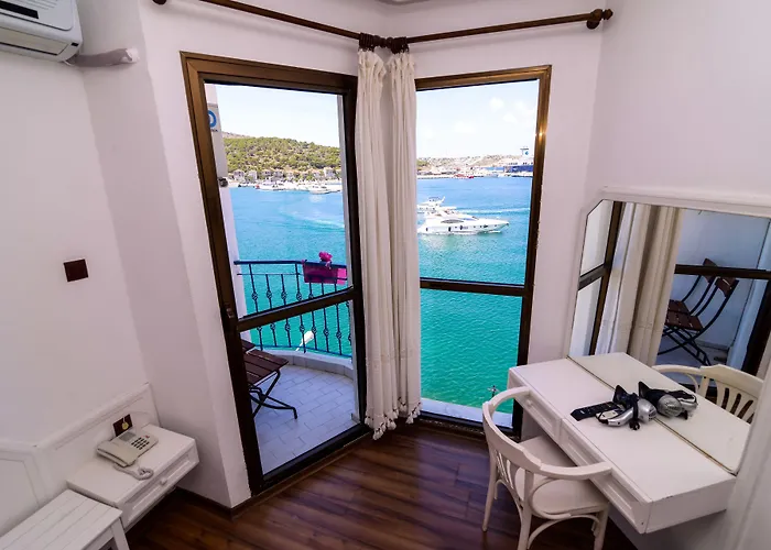 Marin Hotell 3*